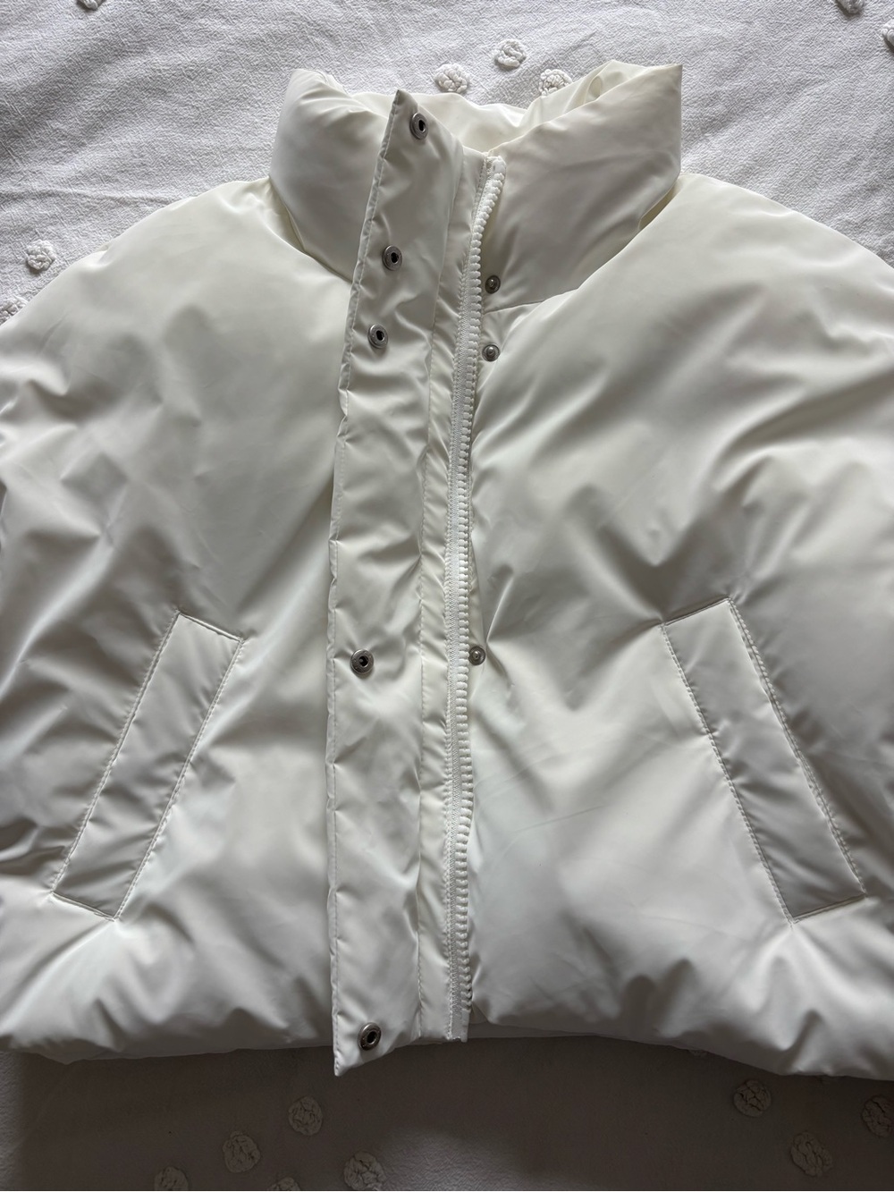 Garage Puffer, Padded Puff in Bright White. Cropped, Never worn. Size Small - Picture 5 of 7